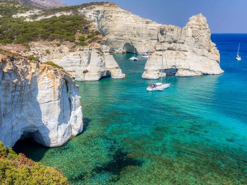 Milos sailing trips